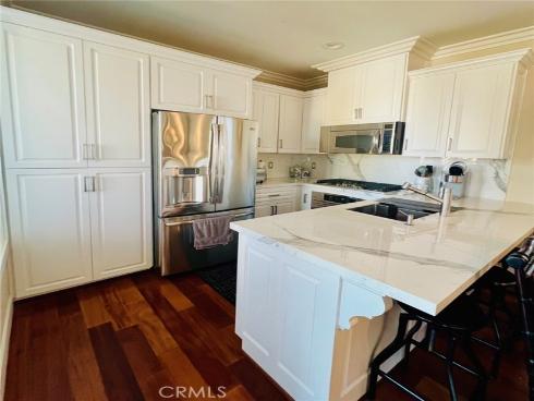 720 Poinsettia Ave , Corona del Mar, CA