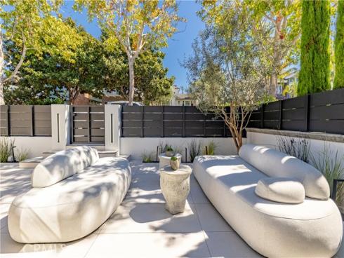 429 Dahlia Ave , Corona del Mar, CA