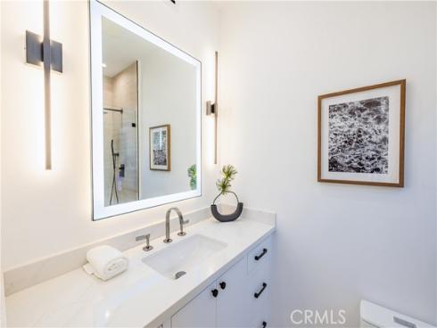 429 Dahlia Ave , Corona del Mar, CA