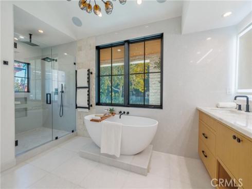 429 Dahlia Ave , Corona del Mar, CA