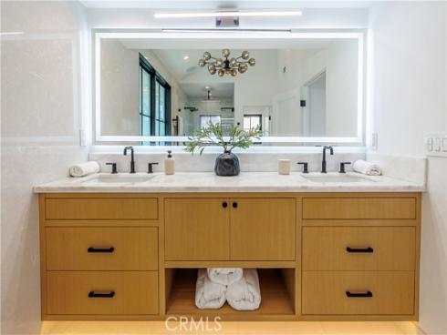 429 Dahlia Ave , Corona del Mar, CA