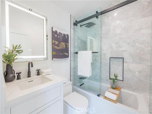 429 Dahlia Ave , Corona del Mar, CA