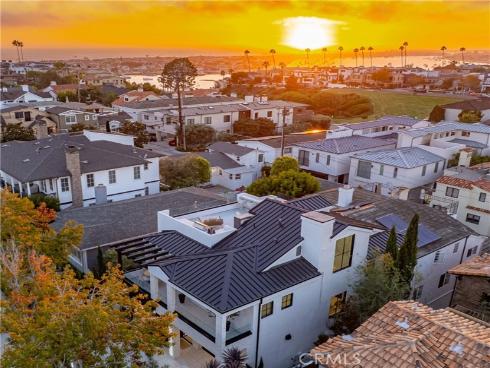 429 Dahlia Ave , Corona del Mar, CA