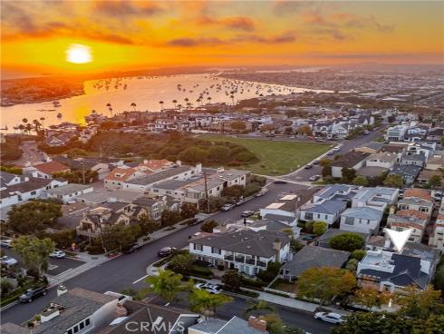 429 Dahlia Ave , Corona del Mar, CA