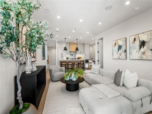 305  Fernleaf  , Corona del Mar, CA