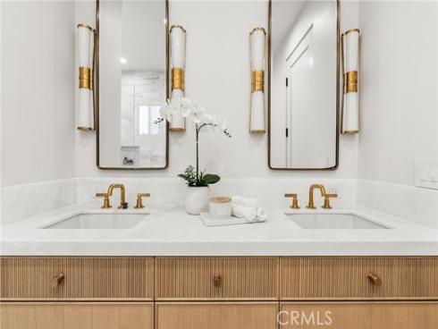 305  Fernleaf  , Corona del Mar, CA