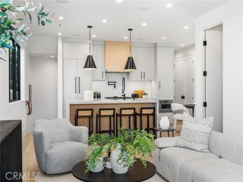 305  Fernleaf  , Corona del Mar, CA