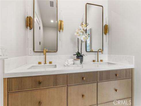 305  Fernleaf  , Corona del Mar, CA