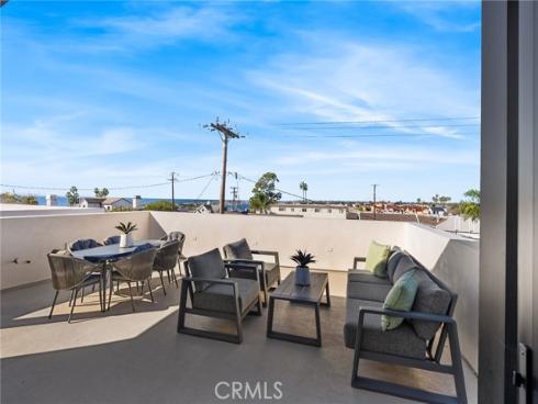 305  Fernleaf  , Corona del Mar, CA