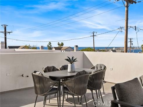 305  Fernleaf  , Corona del Mar, CA