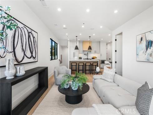 305  Fernleaf  , Corona del Mar, CA