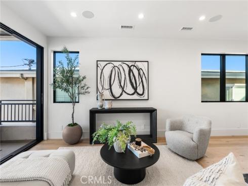 305  Fernleaf  , Corona del Mar, CA