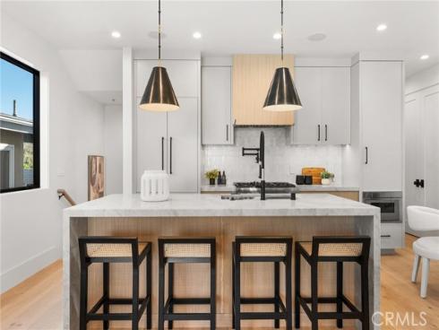 305  Fernleaf  , Corona del Mar, CA