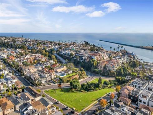 2578 Bungalow Place, Corona del Mar, CA