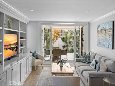 739 Avocado , Corona del Mar, CA