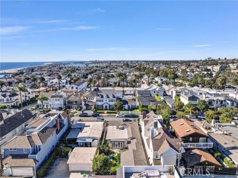 310  Marigold  , Corona del Mar, CA