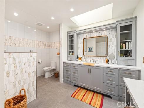 18 Shoal Drive , Corona del Mar, CA