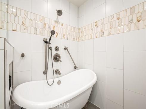 18 Shoal Drive , Corona del Mar, CA