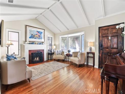 328 Poinsettia , Corona del Mar, CA