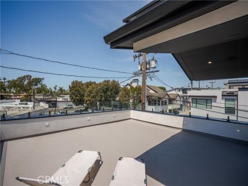 521  Iris  , Corona del Mar, CA