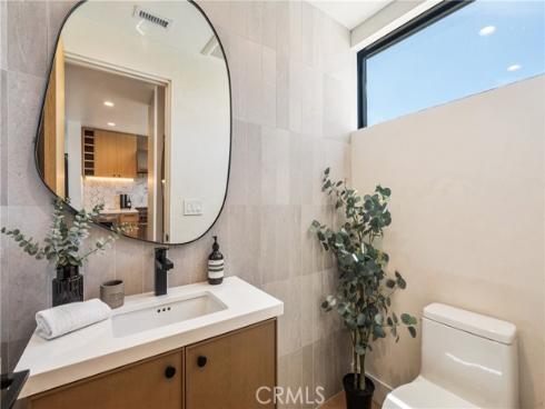 521  Iris  , Corona del Mar, CA