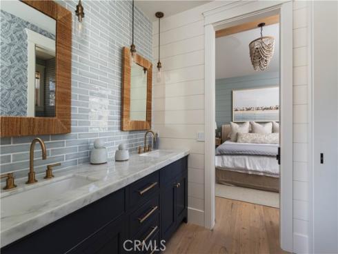 521  Poinsettia   Avenue, Corona del Mar, CA