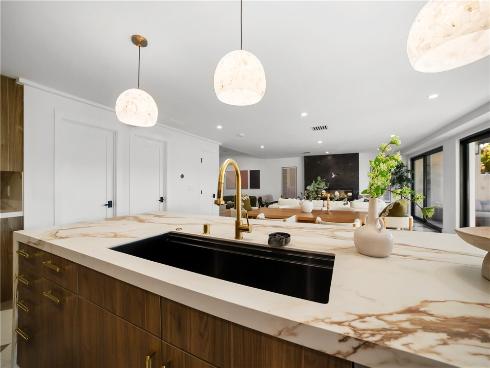 5  Curl  , Corona del Mar, CA