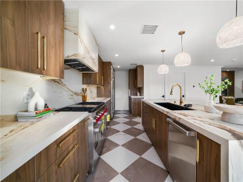 5  Curl  , Corona del Mar, CA