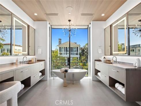 304  Poppy Ave  , Corona del Mar, CA