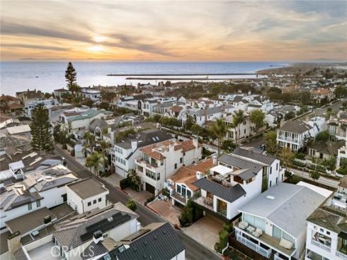 304  Poppy Ave  , Corona del Mar, CA