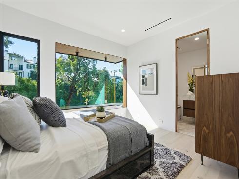 400  Heliotrope  , Corona del Mar, CA