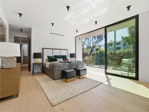 400  Heliotrope  , Corona del Mar, CA