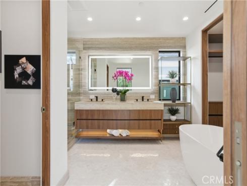 400  Heliotrope  , Corona del Mar, CA