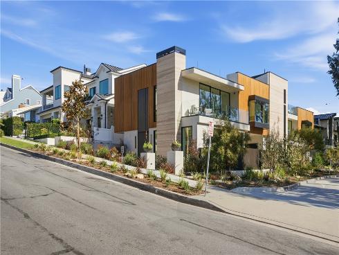 400  Heliotrope  , Corona del Mar, CA