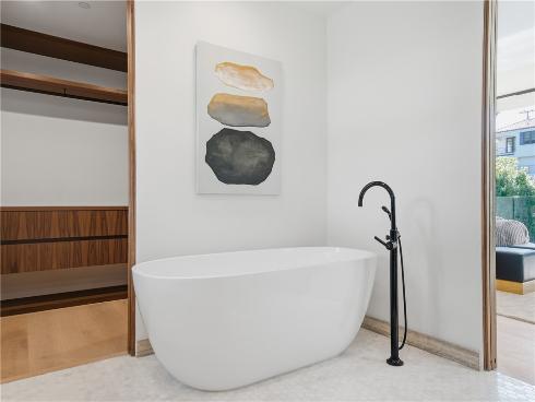 400  Heliotrope  , Corona del Mar, CA