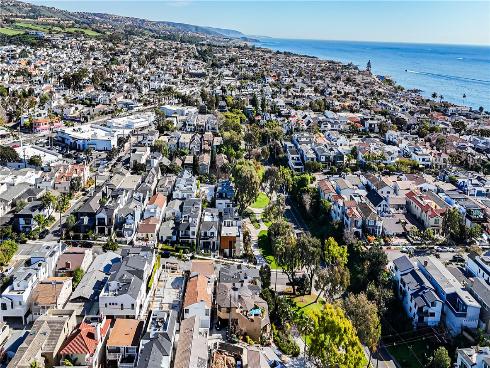 400  Heliotrope  , Corona del Mar, CA