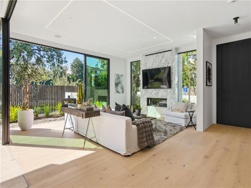 400  Heliotrope  , Corona del Mar, CA