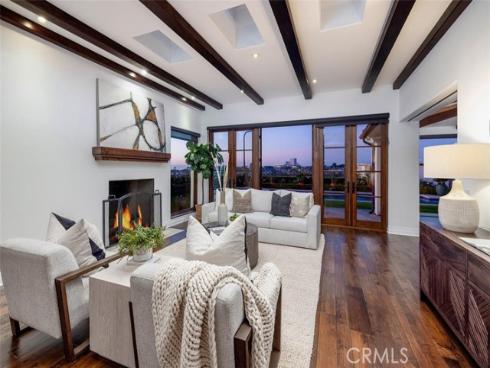1033  Tiller  , Corona del Mar, CA