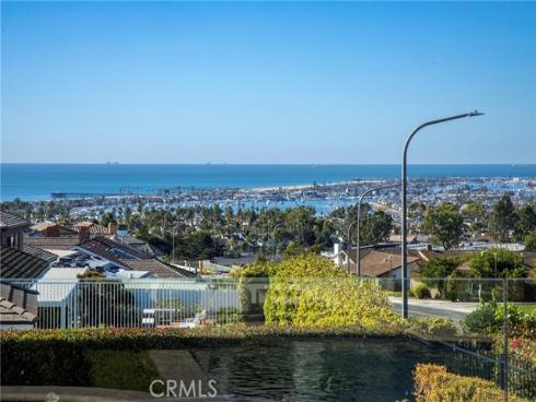 1033  Tiller  , Corona del Mar, CA