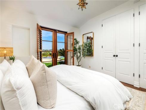 1033  Tiller  , Corona del Mar, CA