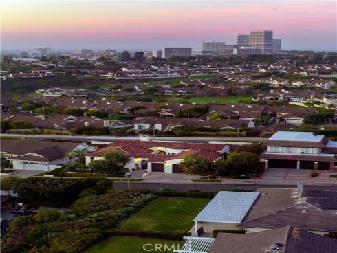 1033  Tiller  , Corona del Mar, CA