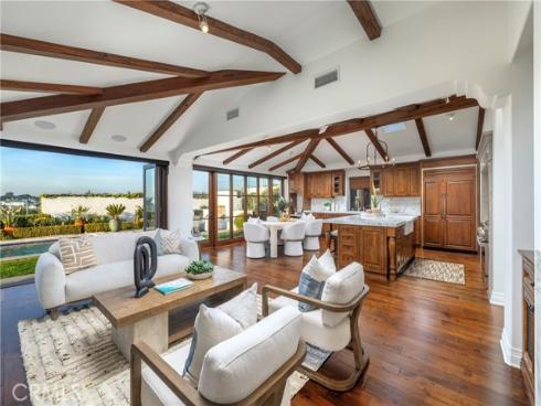 1033  Tiller  , Corona del Mar, CA