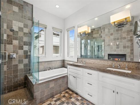 417  Poinsettia   Avenue, Corona del Mar, CA