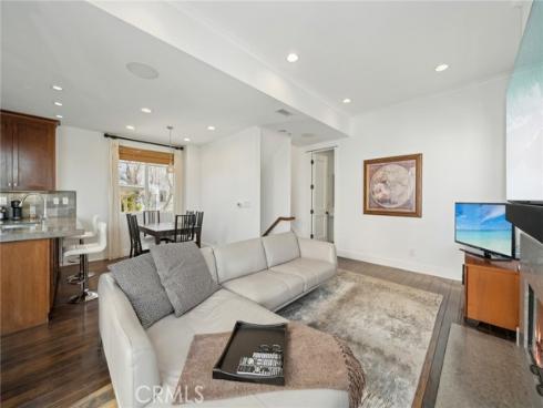 417  Poinsettia   Avenue, Corona del Mar, CA