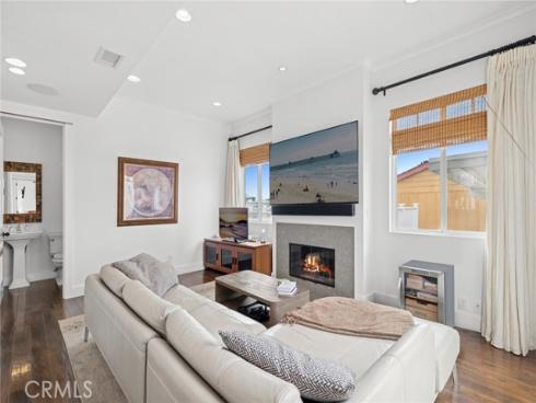 417  Poinsettia   Avenue, Corona del Mar, CA