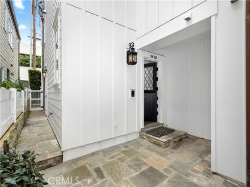 718  Poinsettia  , Corona del Mar, CA