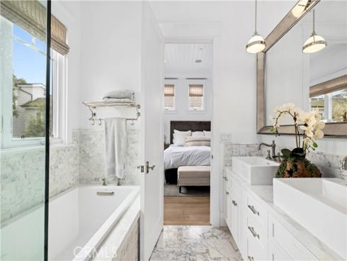 718  Poinsettia  , Corona del Mar, CA