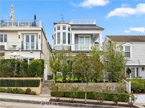 718  Poinsettia   REAR, Corona del Mar, CA