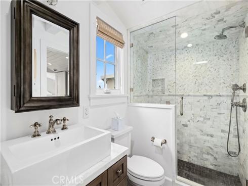 718  Poinsettia   REAR, Corona del Mar, CA