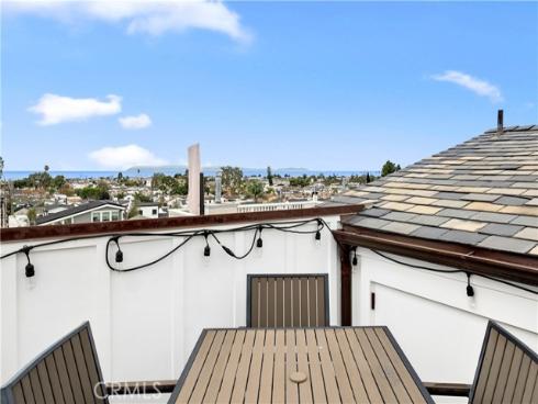 718  Poinsettia   REAR, Corona del Mar, CA